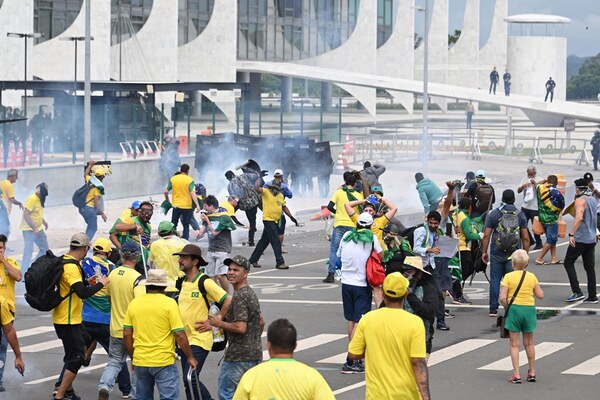 Diputados de Brasil estiman en más de medio millón de dólares los daños del ataque bolsonarista - .::Agencia IP::.