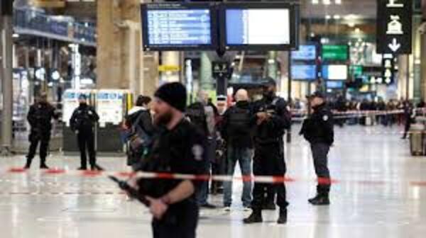 Al menos seis heridos en un ataque con arma blanca en una estación de trenes de París