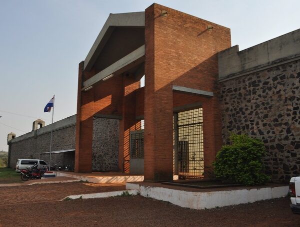 Requisan pabellones de la Penitenciaría Regional de Itapúa · Radio Monumental 1080 AM
