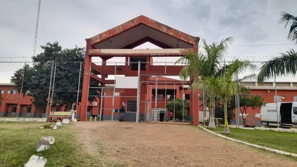Exministros ya están como convictos en la cárcel de Coronel Oviedo - Nacionales - ABC Color