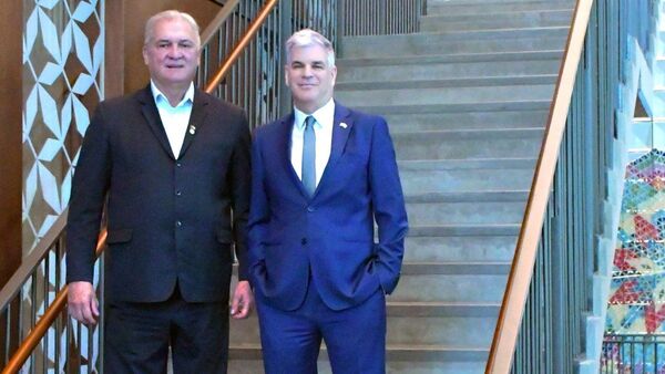Futuro fiscal general se reúne con embajador de Estados Unidos