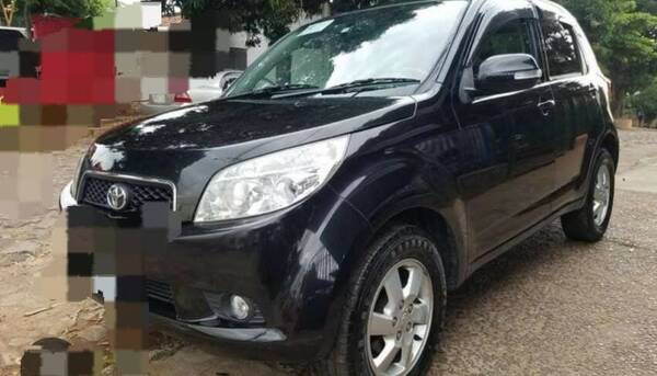Doña denunció que le robaron su vehículo, pero solo olvidó que lo estacionó ¡frente a su casa!