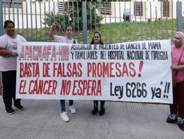 Pacientes oncológicos protestan contra recorte y falta de medicamentos · Radio Monumental 1080 AM