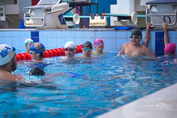 Verano Deportivo: el Centro Acuático Nacional reboza de niños, niñas y adolescentes - .::Agencia IP::.