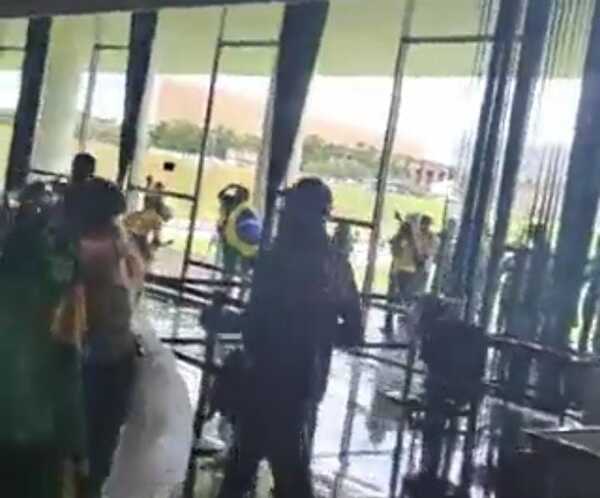 Brasil: Estiman en más de medio millón de dólares los daños del ataque bolsonarista - ADN Digital