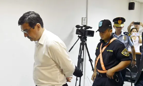 El humilde Enzo Cardozo ofreció G. 20 mil millones como fianza pero continuará en la cárcel - Noticiero Paraguay