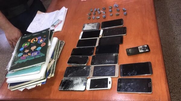 Incautan armas punzantes, celulares y droga en el Cereso - Policiales - ABC Color