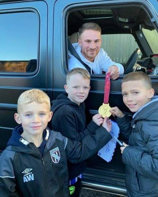 Compañero de Julio Enciso le cumplió el sueño a varios mita´í del Brighton