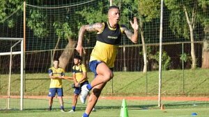 Retorno de Lucas Barrios en un momento era chiste