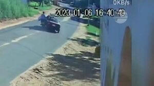 Un automovilista choca a motociclista en Capiatá