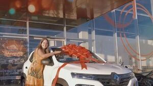 Ganó un auto y le preguntan qué color usó en Año Nuevo