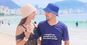La Nación / ¡Qué romántico! periodista le pidió matrimonio a su novia en vivo