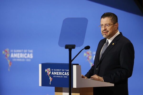 El presidente de Costa Rica confirma participación en Foro Económico Mundial - MarketData