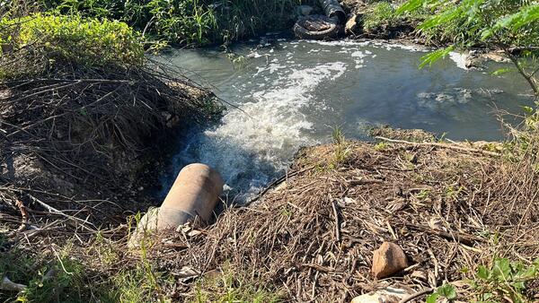 Falla en la red cloacal causa problemas en sector céntrico de Concepción | Radio Regional 660 AM