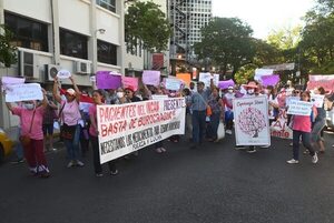 “Queremos vivir”, gritan pacientes oncológicos que están sin fármacos - Nacionales - ABC Color