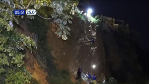 Mujer cae  12 metros tras desplome  en el mirador de Itá Pytã Punta