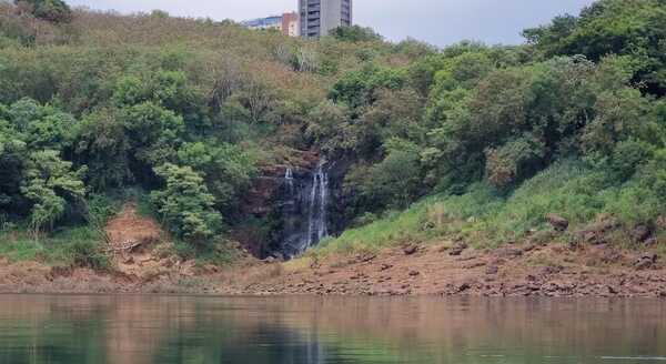 Estiaje del Paraná supera los 9 metros en la zona del Puente de la Amistad - La Clave