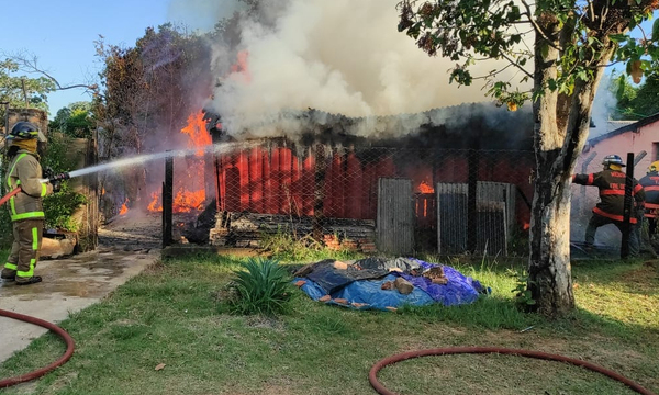 Coronel Oviedo: Incendio consume vivienda en barrio San Pablo - OviedoPress