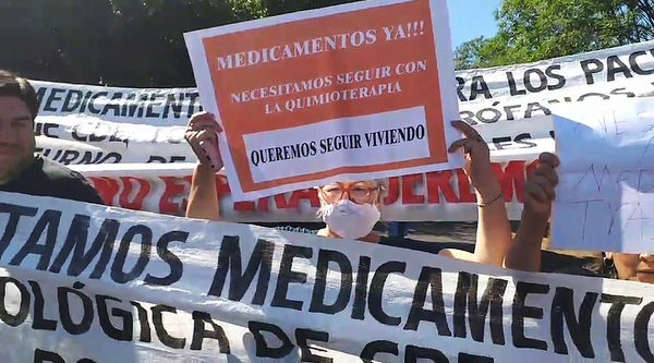 Enfermos con cáncer cerraron ruta en reclamo a recorte presupuestario - La Clave