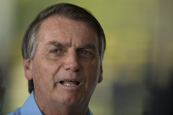 El 55 % de brasileños considera a Bolsonaro responsable por actos golpistas - MarketData