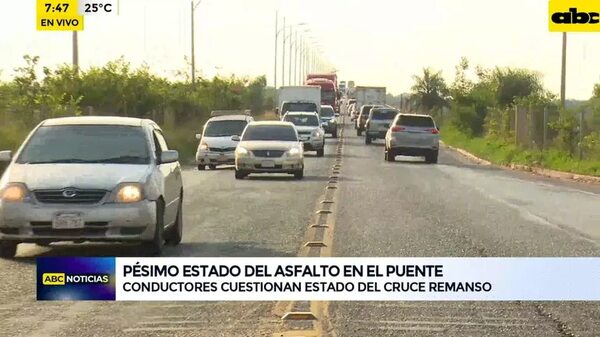 Pésimo estado del asfalto en el puente - ABC Noticias - ABC Color