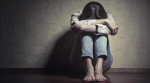 Joven fue a festejar su cumpleaños y terminó abusada por dos hombres - Noticiero Paraguay