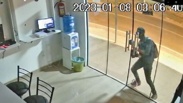Coronel Oviedo: Intentó hurtar comercio, pero alarma lo hizo correr