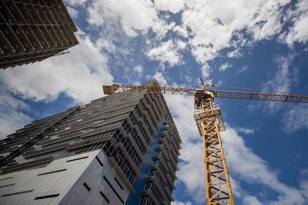 La escasa construcción en Venezuela cimienta sus bases para crecer en 2023 - MarketData