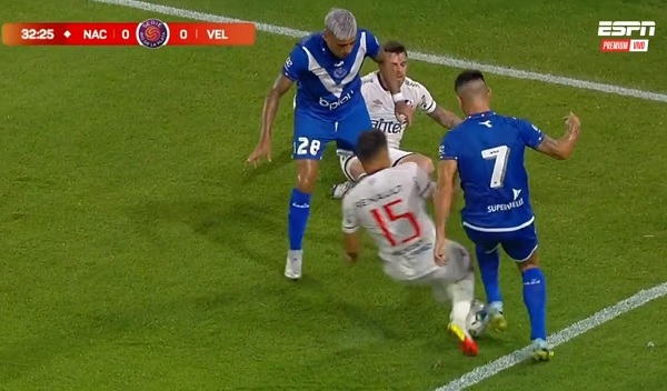 Humillante caño en amistoso internacional - La Prensa Futbolera