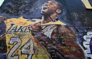 Diario HOY | Camiseta de Kobe Bryant sale a subasta por millonaria cifra