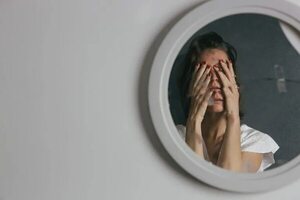 Depresión, una mirada negativa y sumergida en un pozo - Estilo de vida - ABC Color