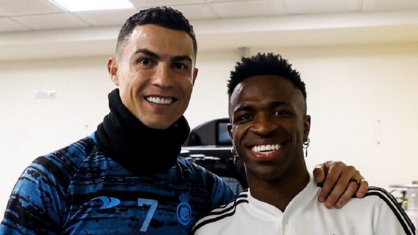 Cristiano Ronaldo visita a ex compañeros del Real Madrid