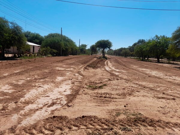 Municipalidad de Mcal. Estigarribia realizó intensos trabajos de mantenimientos viales en varios puntos de la ciudad
