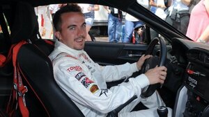 Estrella de "Malcolm in the Middle" se convierte en piloto de NASCAR - Megacadena — Últimas Noticias de Paraguay