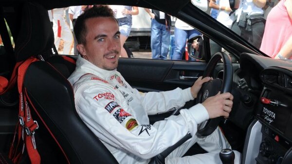 Estrella de "Malcolm in the Middle" se convierte en piloto de NASCAR - Megacadena — Últimas Noticias de Paraguay