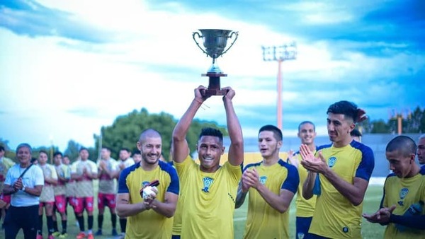Martínez cumple su sueño de jugar en el Auriazul: “Vestir la camiseta de Luqueño significa mucho”