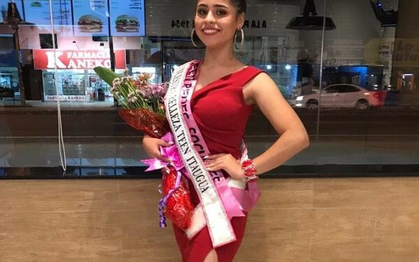 (VIDEO)Escándalo en Miss Teen: Reina sacó micrófono y pidió que le cumplan viaje