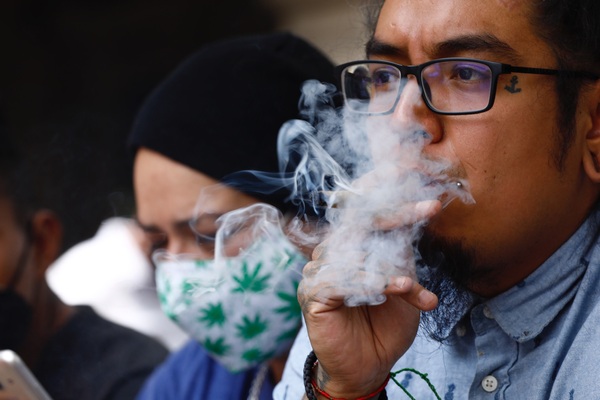 Empresarios mexicanos acusan a nueva ley del tabaco de perjudicar a comercios - MarketData
