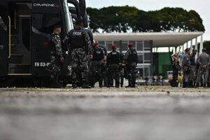 El asalto a los tres poderes de Brasil dejó 44 policías heridos - Mundo - ABC Color