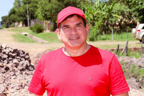 Baruja renuncia como gobernador de Paraguarí para dedicarse a su campaña - ADN Digital