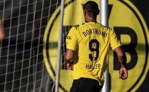 ¡Volvió con todo! Haller marca un triplete en ocho minutos en su retorno al Dortmund
