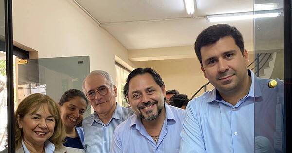 La Nación / Patria Querida inscribe oficialmente a sus candidatos ante el TSJE