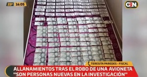 Incautan dinero y armas en búsqueda de implicado en robo de avioneta