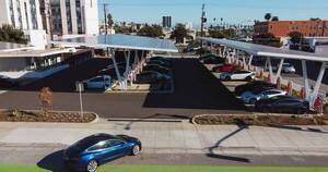 La Nación / Tesla recorta hasta un 20% los precios de sus vehículos