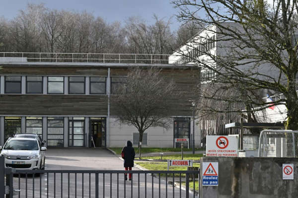 Suicidio de adolescente gay conmociona a Francia