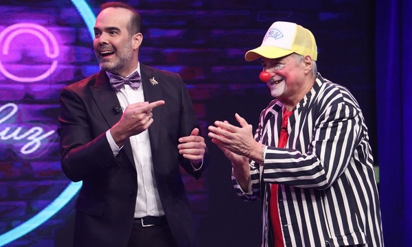 Álvaro Mora estuvo con el payaso “Sinosé” - Paraguaype.com
