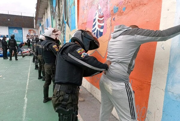 Un interno fue asesinado durante un brutal motín en una cárcel de Quito - Megacadena — Últimas Noticias de Paraguay