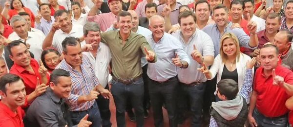 “Abrazo republicano” lleno de presuntos corruptos en Guairá - Política - ABC Color