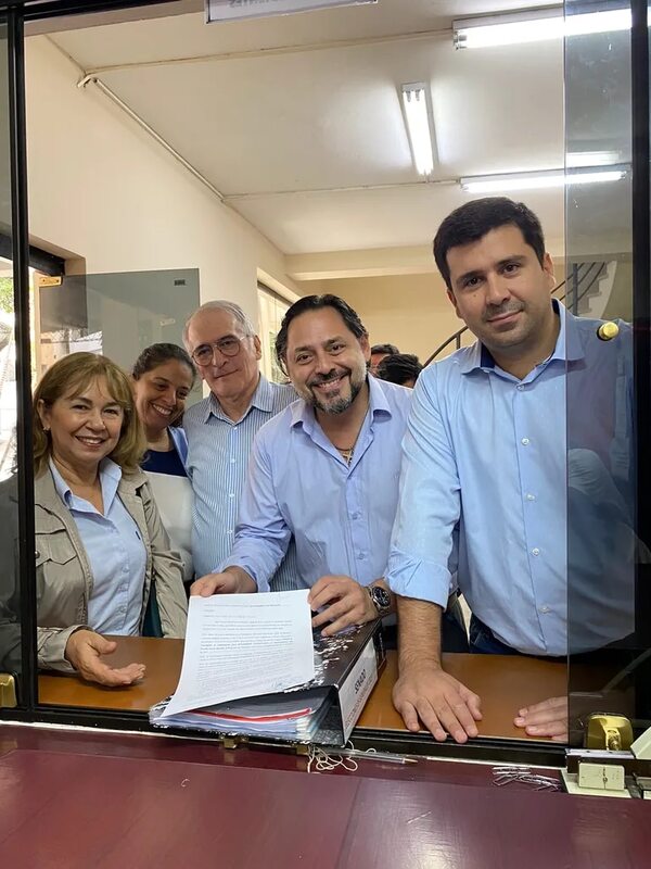 Partido Patria Querida presenta sus listas ante el TSJE - Política - ABC Color