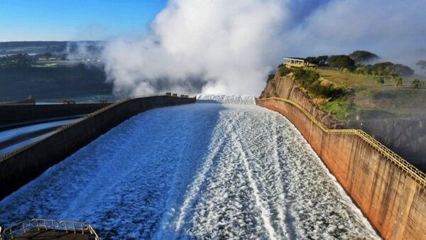 Itaipú abre desde hoy compuertas para ofrecer imponente espectáculo